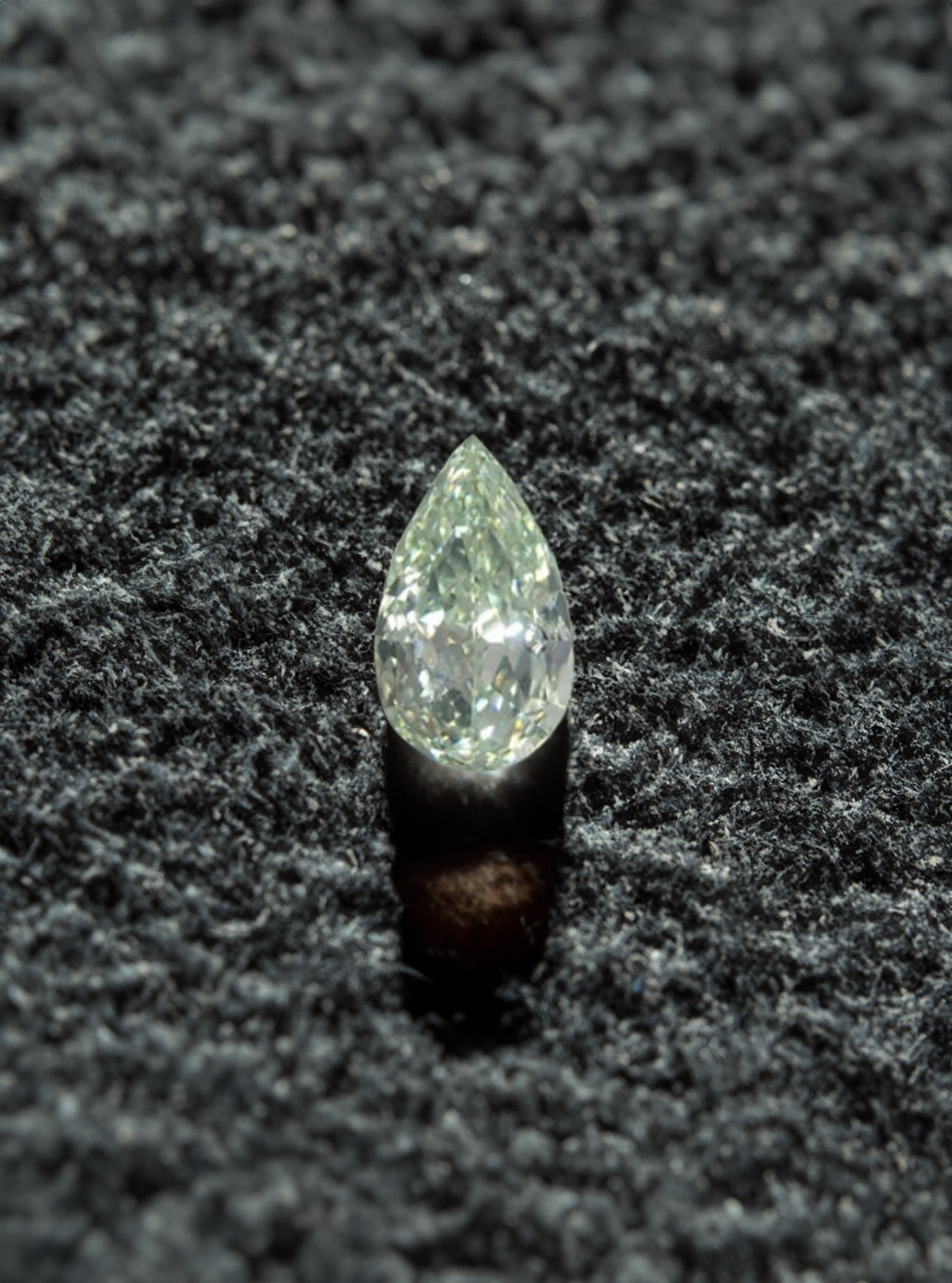 Fancy Green Diamant, 1,03 Karat, Pear-Form